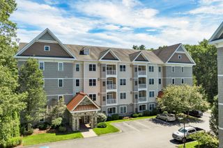 4 Henry David Dr Unit 203, Nashua, NH 03062
