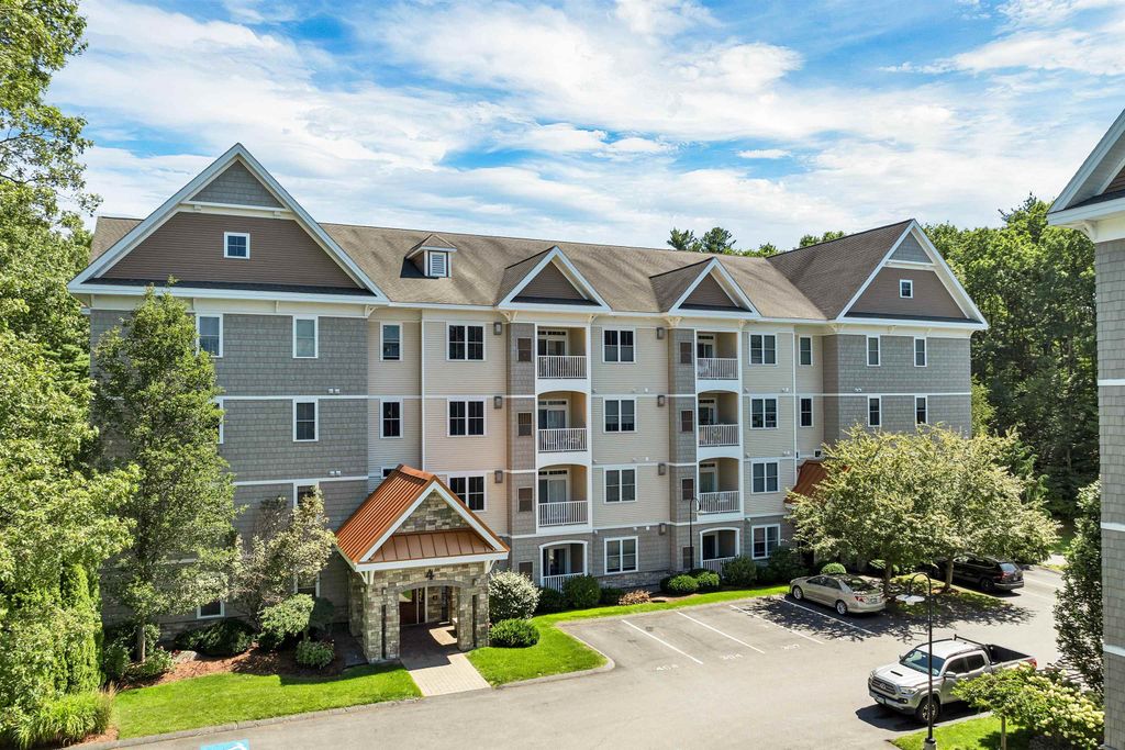 4 Henry David Dr Unit 203, Nashua, NH 03062