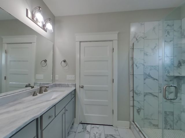 6813 Charlotte Pike Apt 12, Nashville, TN 37209