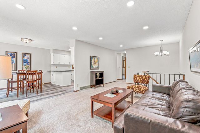100 Shadywood Lane, Delano, MN 55328