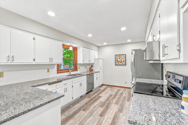 100 Shadywood Lane, Delano, MN 55328