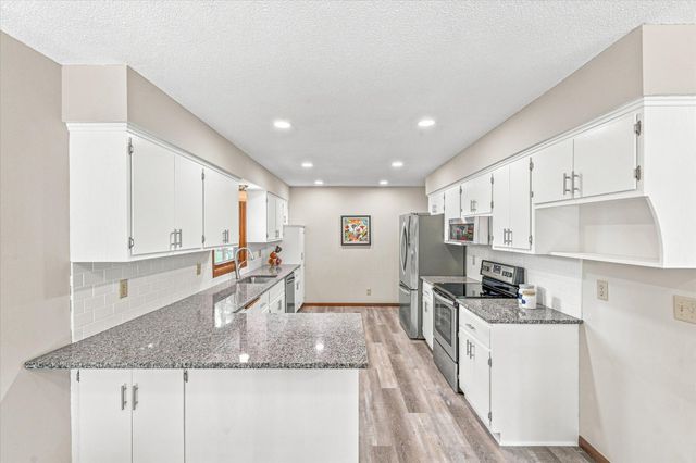100 Shadywood Lane, Delano, MN 55328