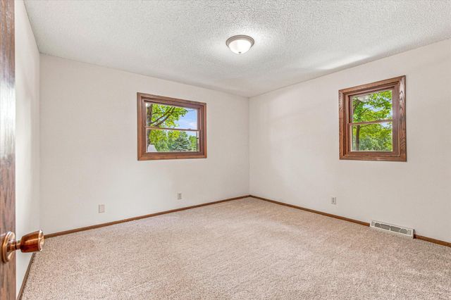 100 Shadywood Lane, Delano, MN 55328