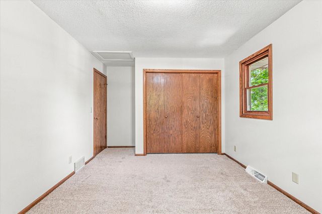 100 Shadywood Lane, Delano, MN 55328