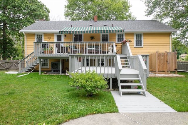 12 Brook Drive, Fairhaven, MA 02719