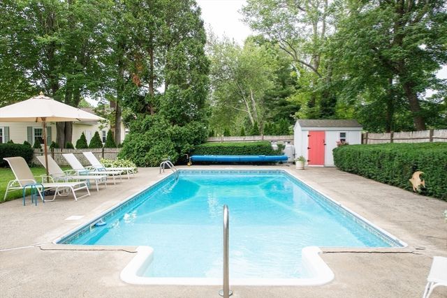 12 Brook Drive, Fairhaven, MA 02719