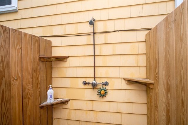 12 Brook Drive, Fairhaven, MA 02719