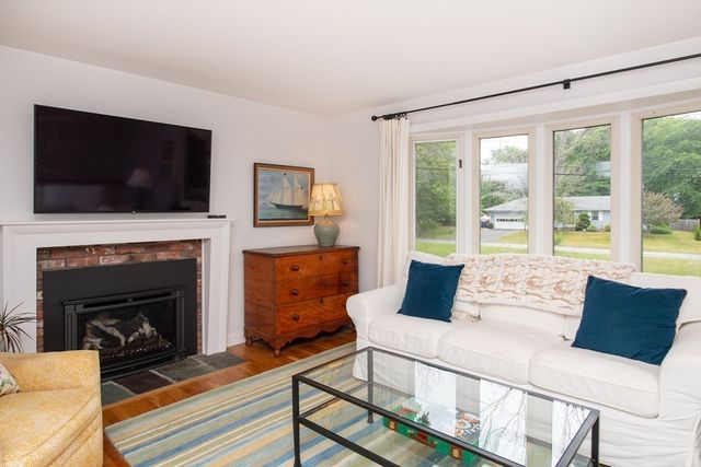 12 Brook Drive, Fairhaven, MA 02719