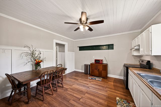 320 SECOND ST, Comfort, TX 78013