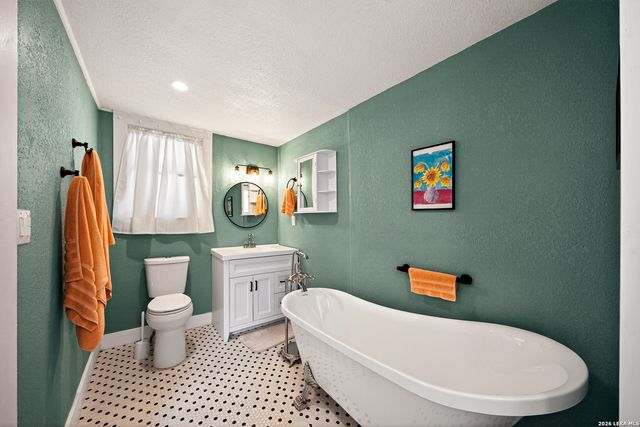 320 SECOND ST, Comfort, TX 78013
