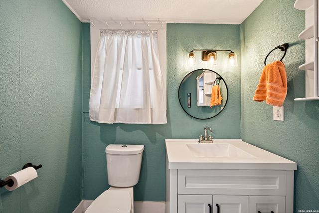 320 SECOND ST, Comfort, TX 78013