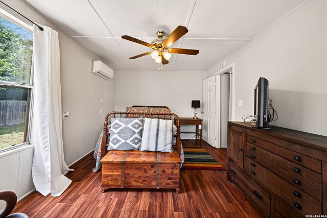 320 SECOND ST, Comfort, TX 78013