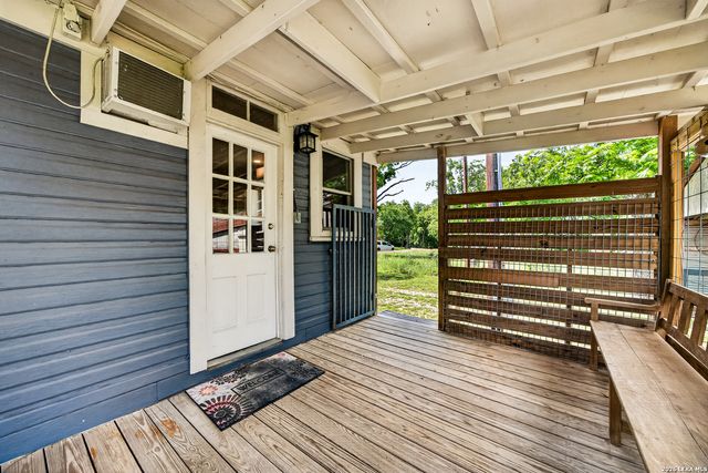 320 SECOND ST, Comfort, TX 78013