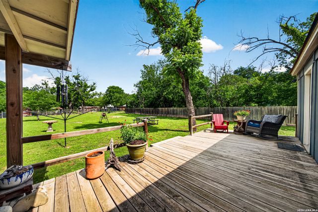 320 SECOND ST, Comfort, TX 78013