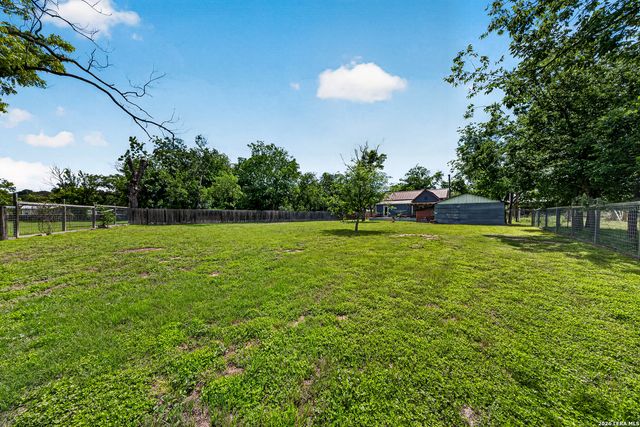320 SECOND ST, Comfort, TX 78013