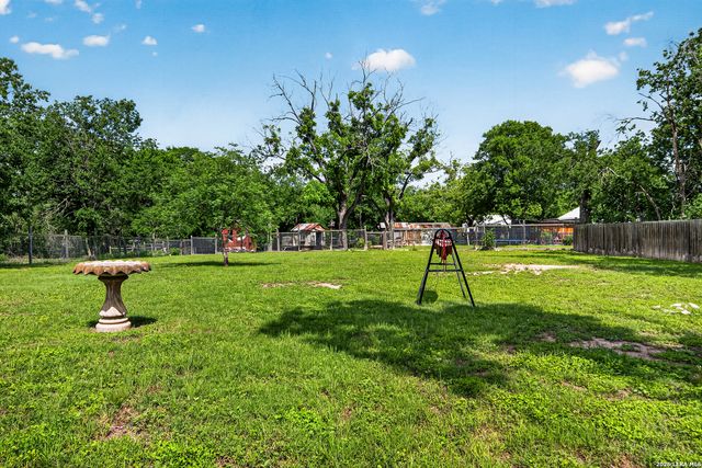 320 SECOND ST, Comfort, TX 78013