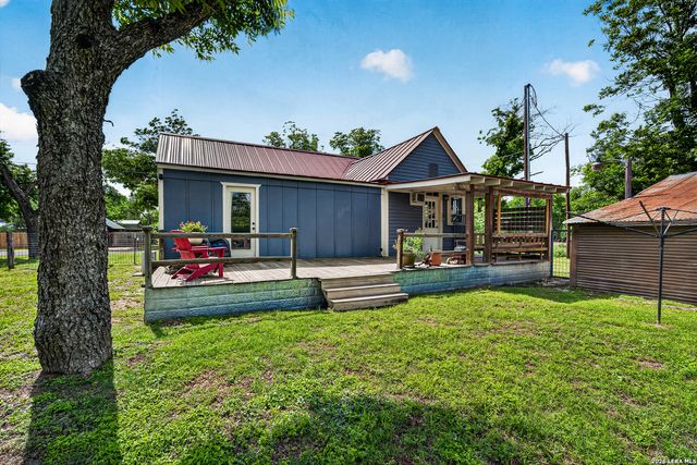 320 SECOND ST, Comfort, TX 78013