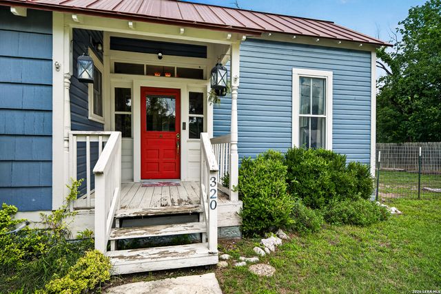 320 SECOND ST, Comfort, TX 78013