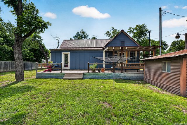 320 SECOND ST, Comfort, TX 78013