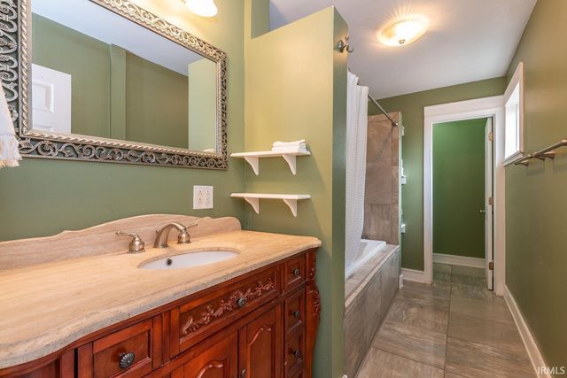 730 W Howe Street, Bloomington, IN 47403