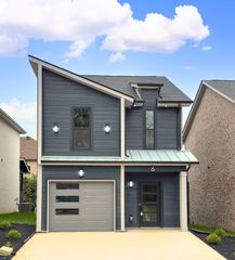 6 Dutch Dr, Clarksville, TN 37043