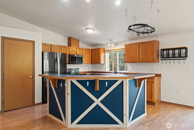 297 Lewis Road W, Seabeck, WA 98380