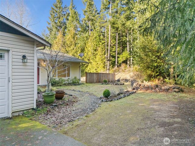 297 Lewis Road W, Seabeck, WA 98380