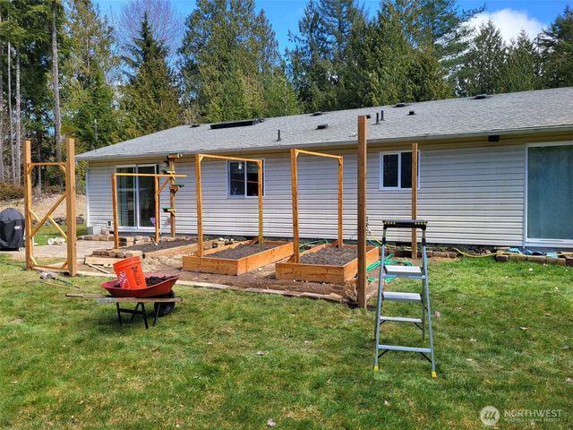 297 Lewis Road W, Seabeck, WA 98380