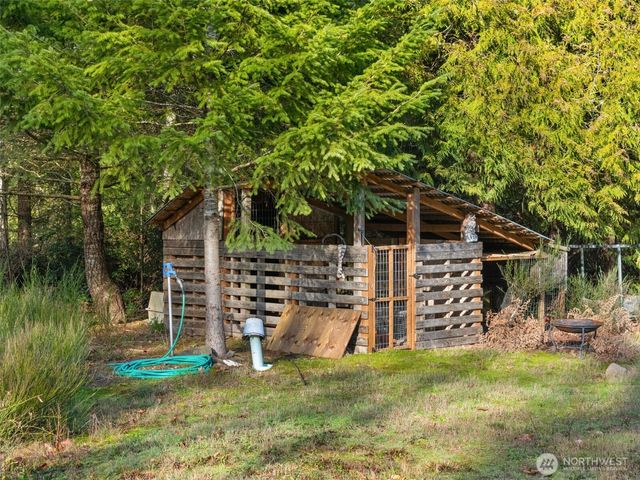 297 Lewis Road W, Seabeck, WA 98380