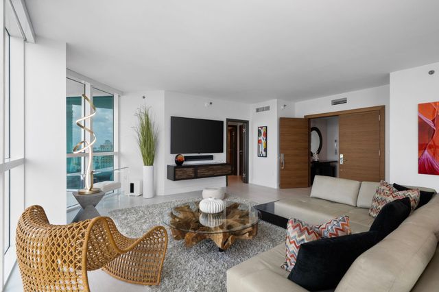101 S Fort Lauderdale Beach Boulevard 1806, Fort Lauderdale, FL 33316
