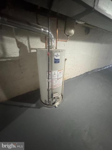 2404 E MADISON ST, Baltimore, MD 21205