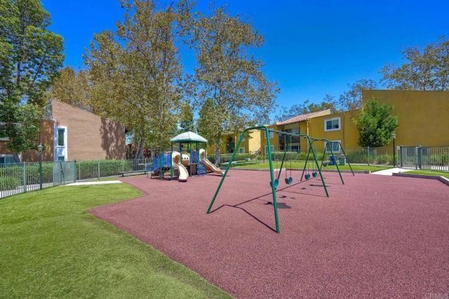17093 W Bernardo Dr. 106, Rancho Bernardo (san Diego), CA 92127