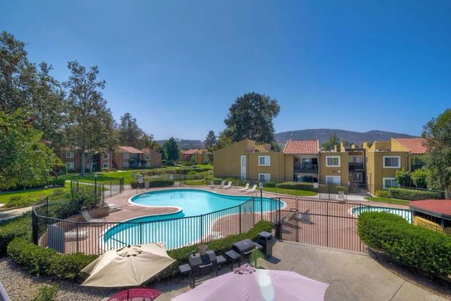 17093 W Bernardo Dr. 106, Rancho Bernardo (san Diego), CA 92127