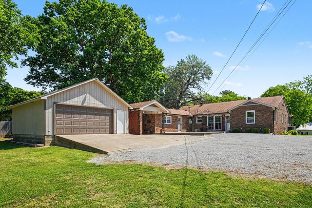 120 Slater Street, White Bluff, TN 37187