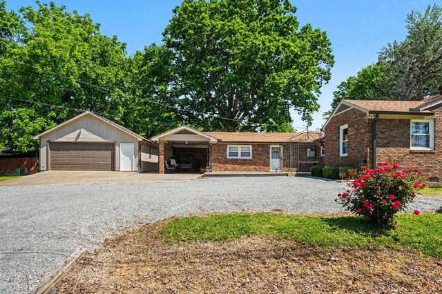 120 Slater Street, White Bluff, TN 37187