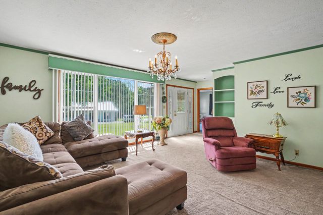 120 Slater Street, White Bluff, TN 37187