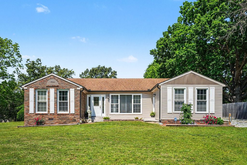 120 Slater Street, White Bluff, TN 37187