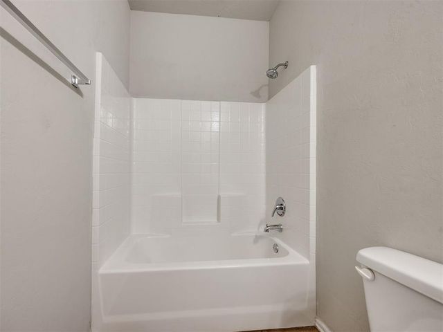 10012 Wimbledon Court, Nichols Hills, OK 73120