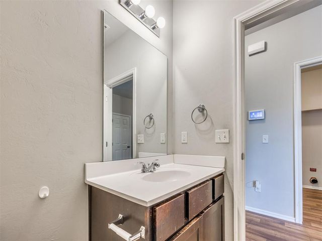 10012 Wimbledon Court, Nichols Hills, OK 73120