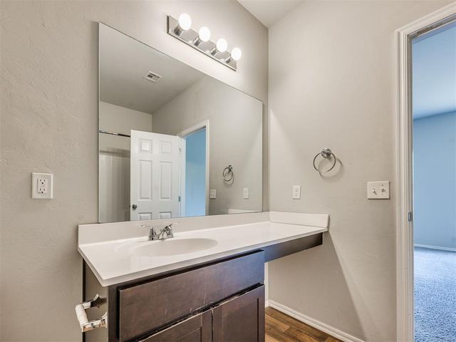 10012 Wimbledon Court, Nichols Hills, OK 73120