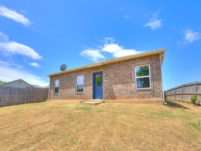 10012 Wimbledon Court, Nichols Hills, OK 73120