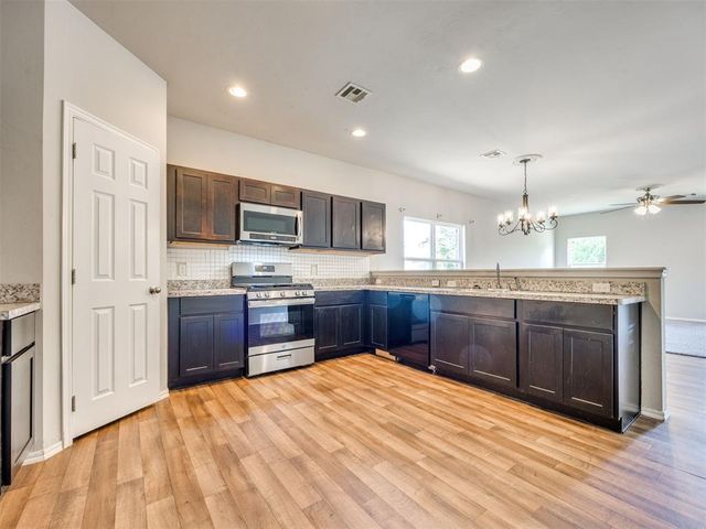 10012 Wimbledon Court, Nichols Hills, OK 73120