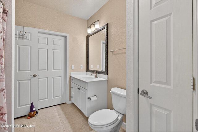 8539 GATE Parkway W 9325, Jacksonville, FL 32216