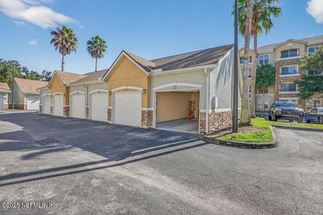 8539 GATE Parkway W 9325, Jacksonville, FL 32216