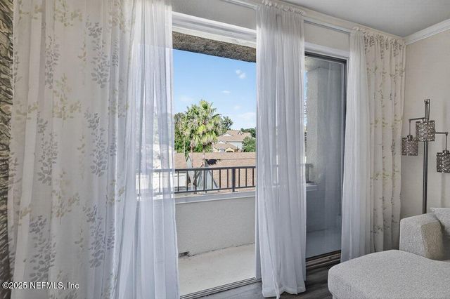 8539 GATE Parkway W 9325, Jacksonville, FL 32216