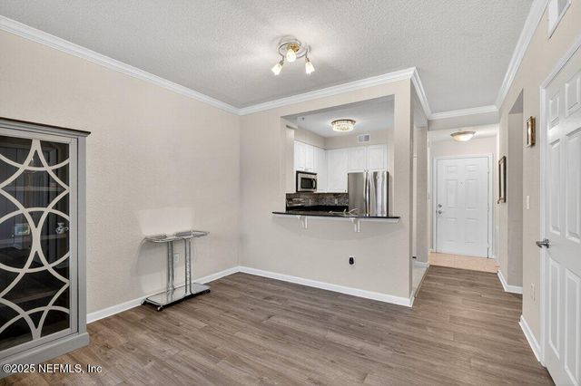 8539 GATE Parkway W 9325, Jacksonville, FL 32216