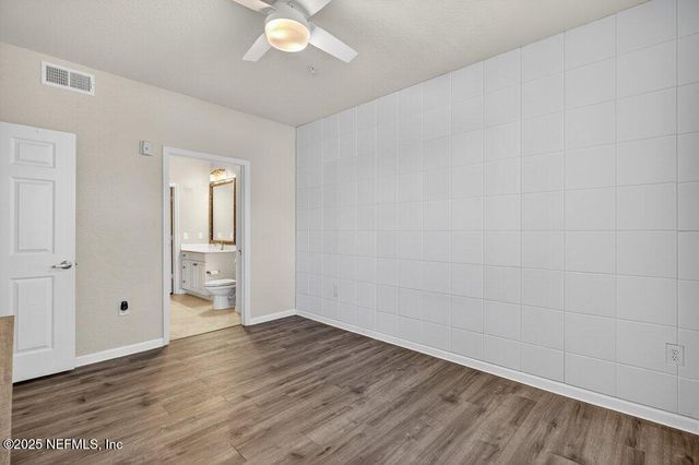 8539 GATE Parkway W 9325, Jacksonville, FL 32216