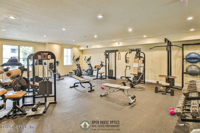 8539 GATE Parkway W 9325, Jacksonville, FL 32216