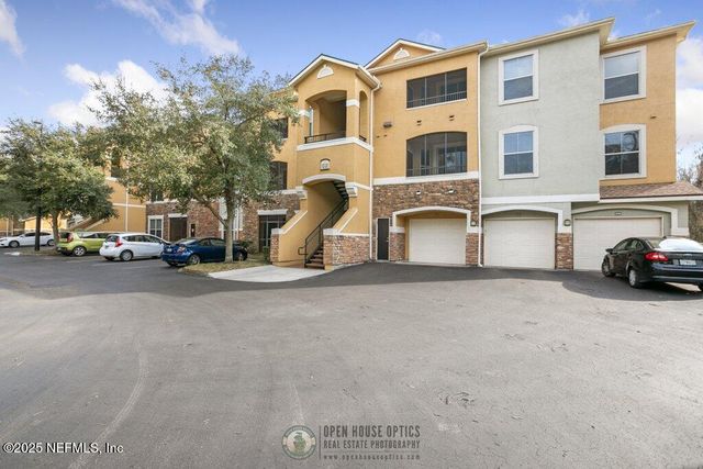 8539 GATE Parkway W 9325, Jacksonville, FL 32216