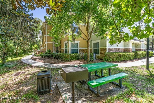 8539 GATE Parkway W 9325, Jacksonville, FL 32216